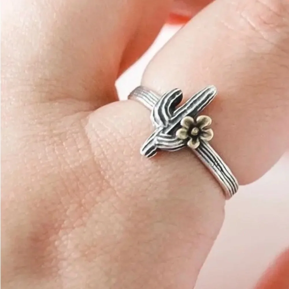 James Avery Silver Cactus blossom Ring - Picture 2 of 6
